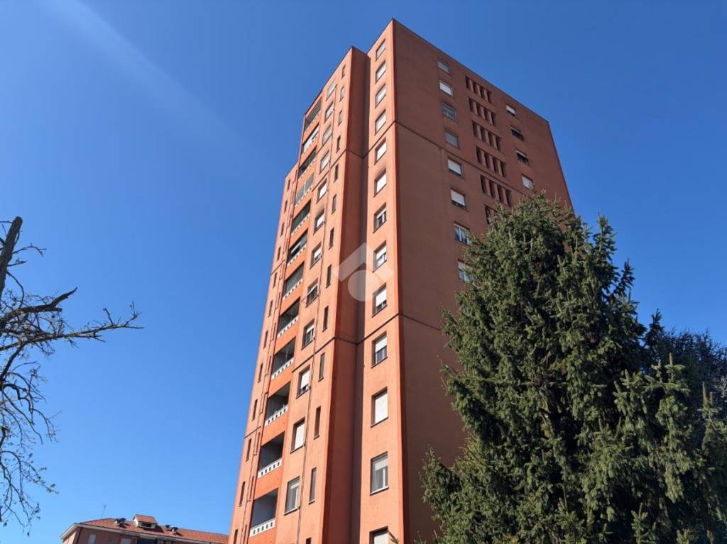 appartamento in vendita a Milano in zona Gallaratese