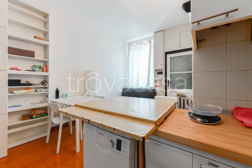 appartamento in vendita a Milano in zona Bocconi