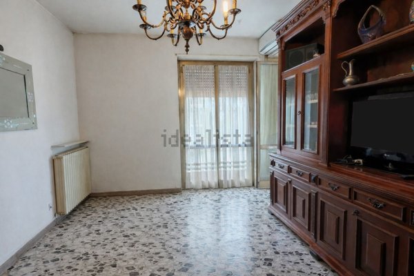 appartamento in vendita a Milano in zona Lorenteggio