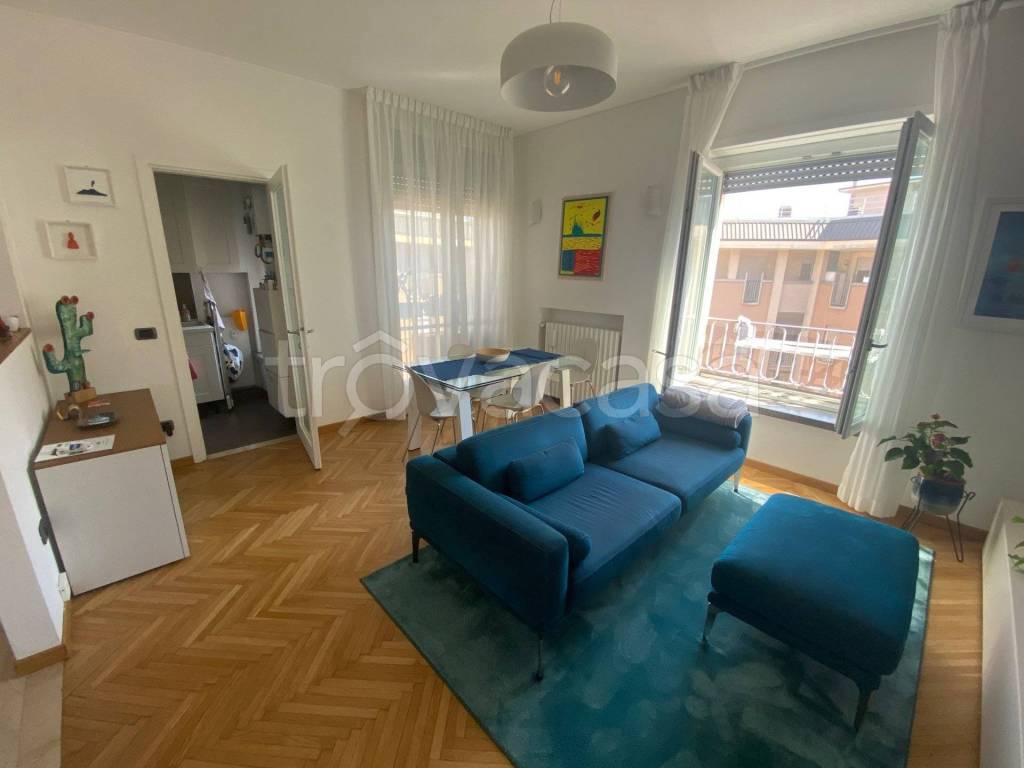 appartamento in vendita a Milano in zona Piazzale Lodi