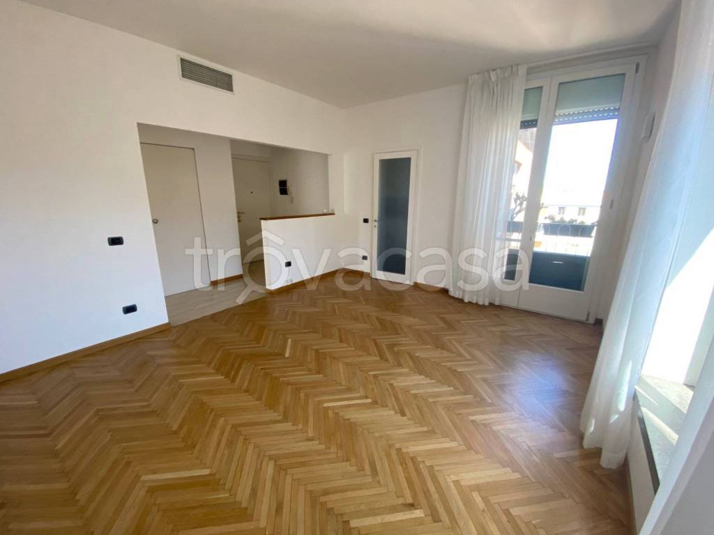 appartamento in vendita a Milano in zona Piazzale Lodi