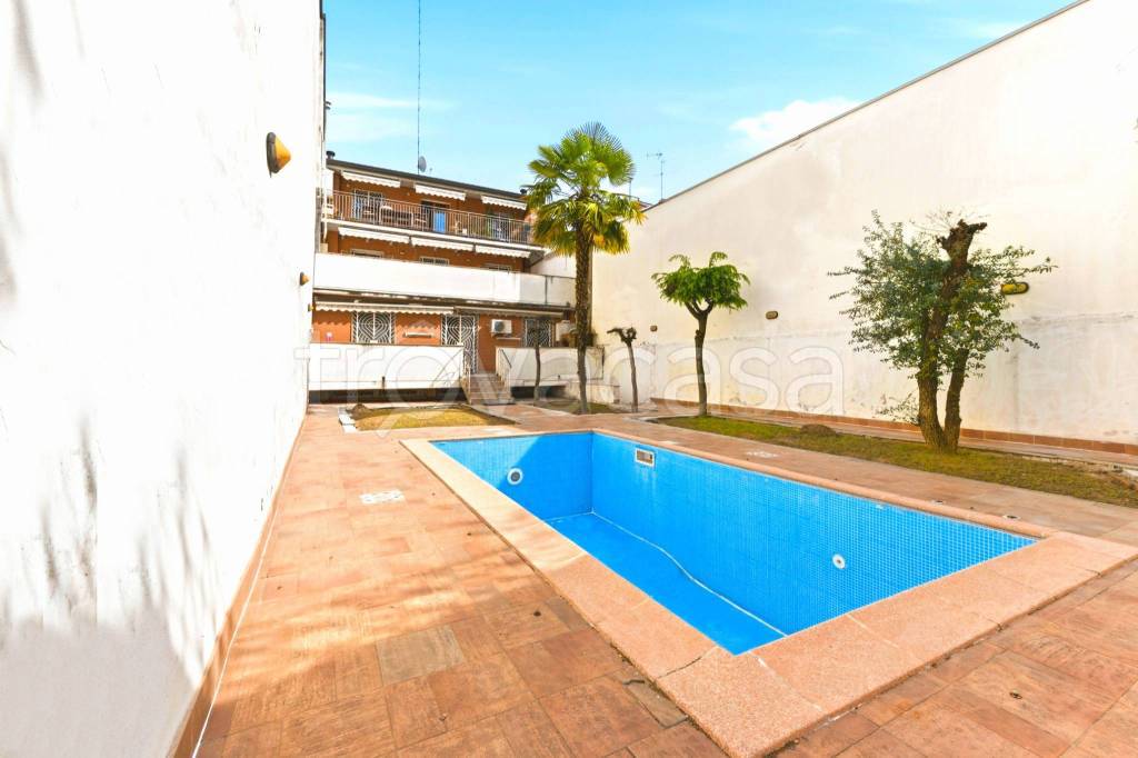 casa indipendente in vendita a Milano in zona Centro Storico