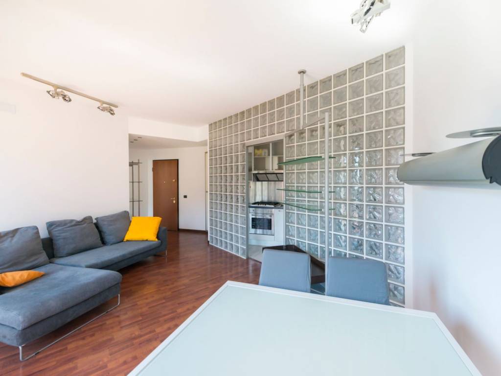 appartamento in vendita a Milano in zona Famagosta