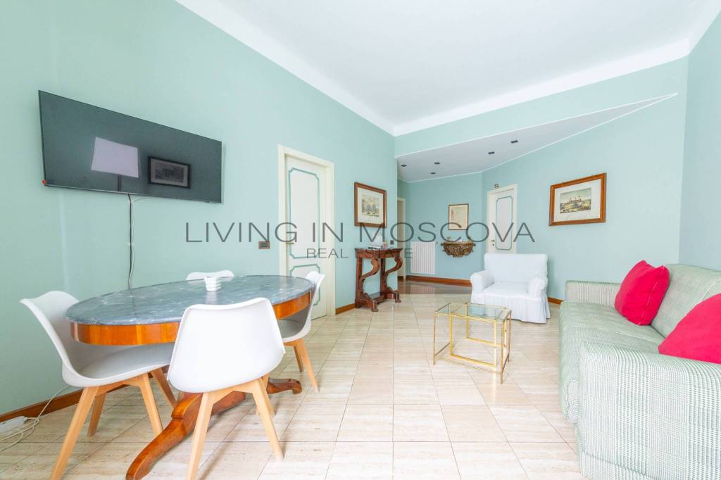 appartamento in vendita a Milano in zona Porta Nuova