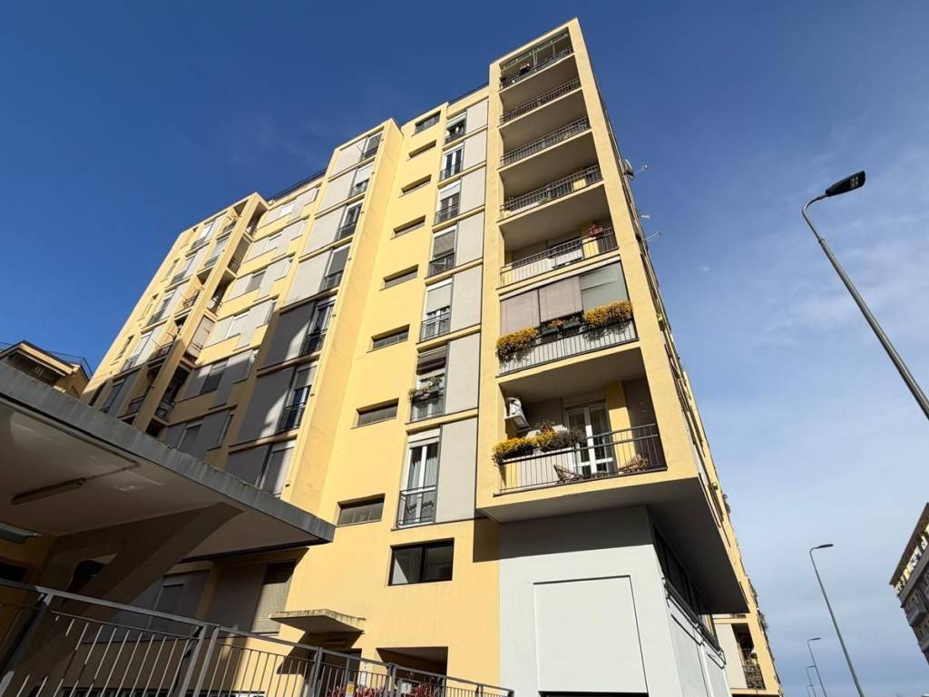 appartamento in vendita a Milano in zona Piazzale Lodi