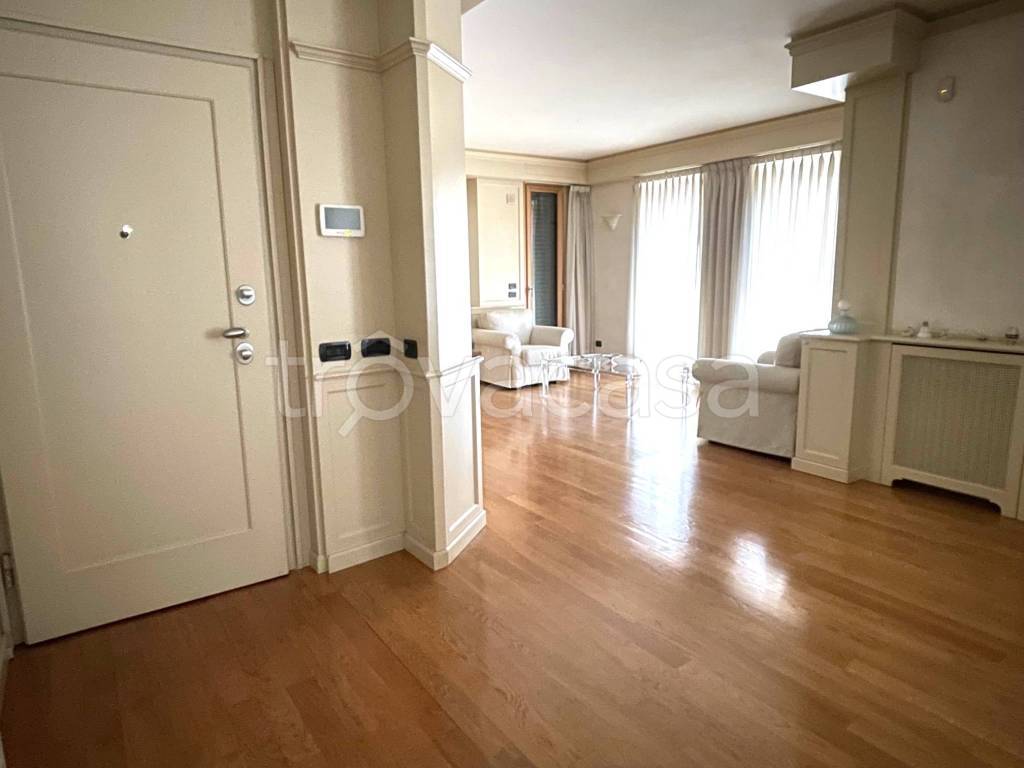 appartamento in vendita a Milano in zona Piazzale Lodi