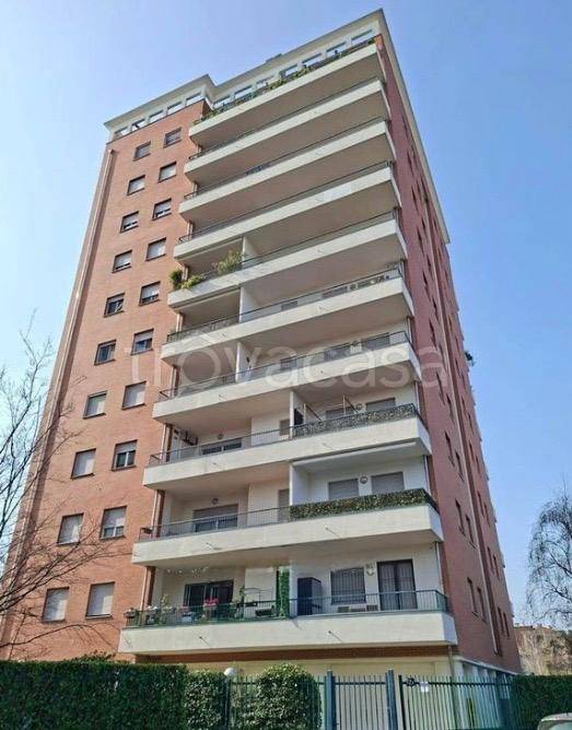 appartamento in vendita a Milano in zona Dergano