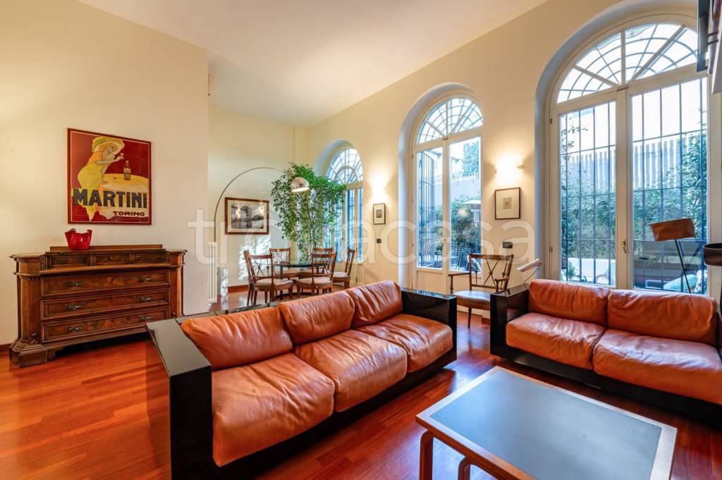 appartamento in vendita a Milano in zona Porta Nuova