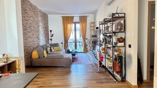 appartamento in vendita a Milano in zona Lorenteggio