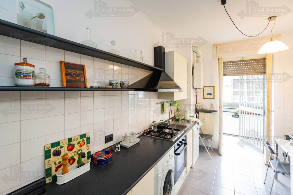 appartamento in vendita a Milano in zona Cascina dei Pomi