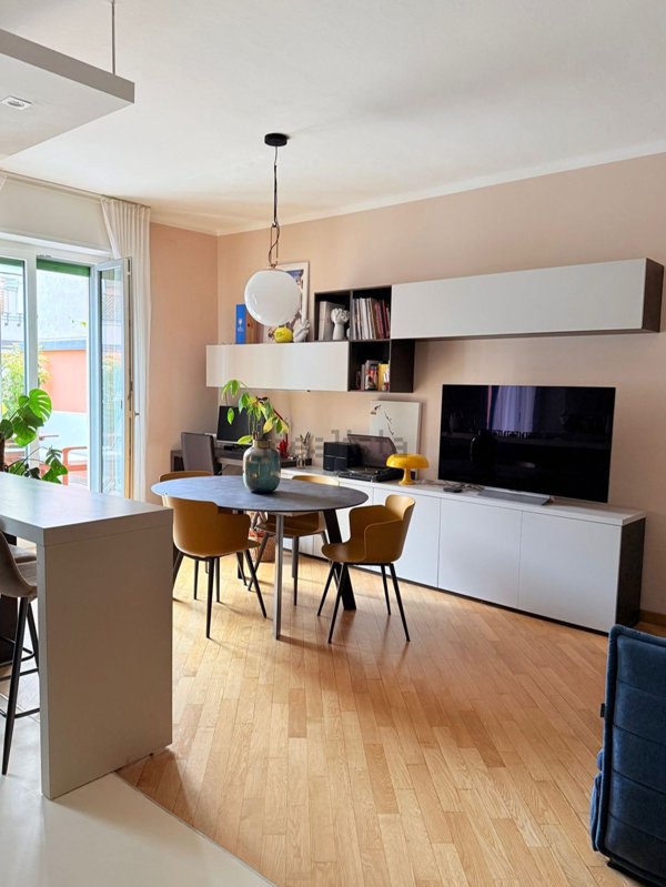 appartamento in vendita a Milano in zona Lorenteggio