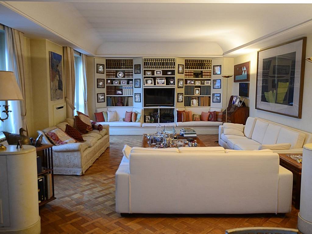 appartamento in vendita a Milano in zona Porta Vittoria