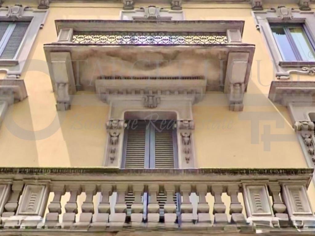 appartamento in vendita a Milano in zona Sant'Ambrogio