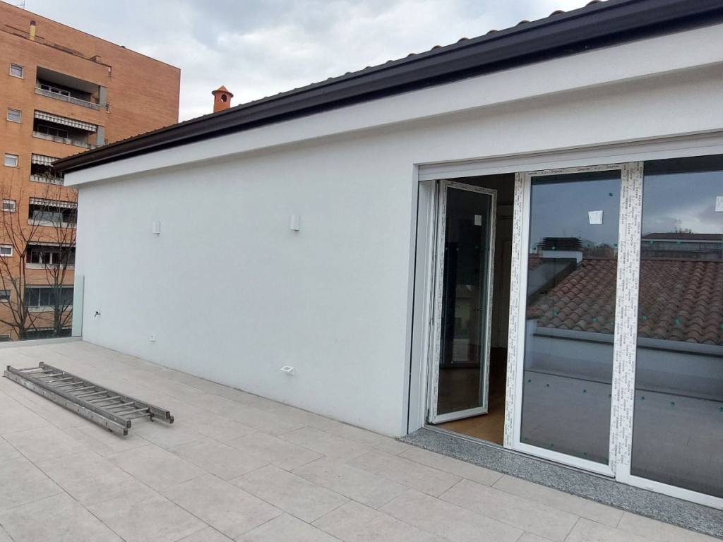 appartamento in vendita a Milano in zona Adriano