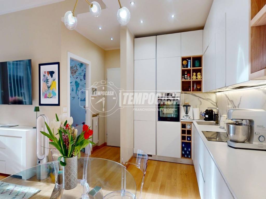 appartamento in vendita a Milano in zona Ghisolfa