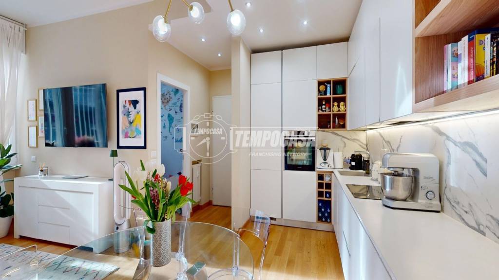 appartamento in vendita a Milano in zona Sempione