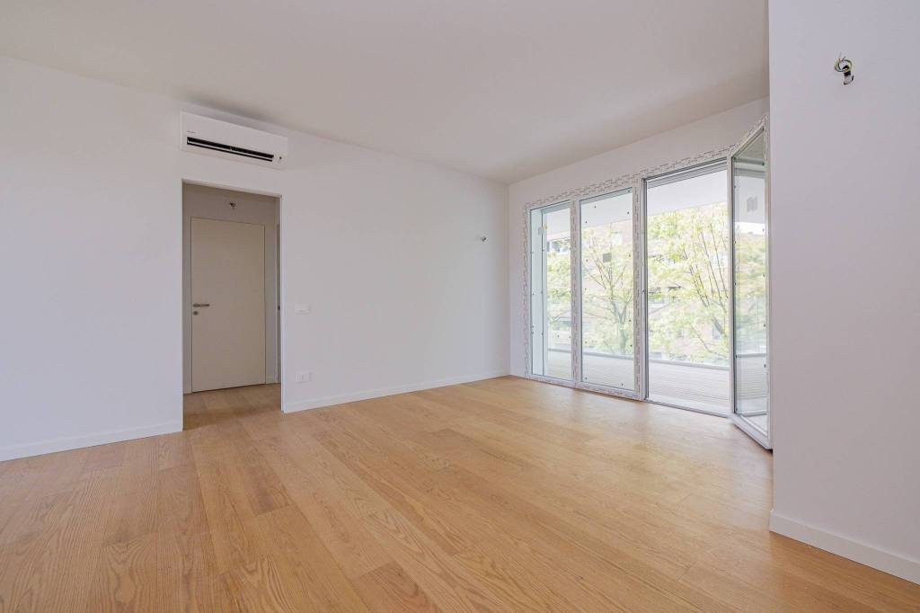 appartamento in vendita a Milano in zona Adriano