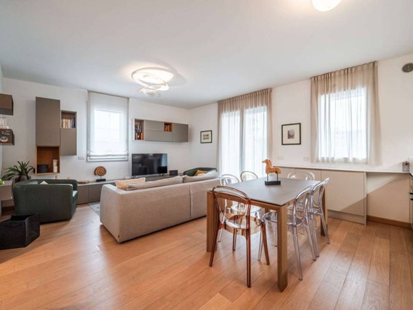 appartamento in vendita a Milano in zona Vigentino