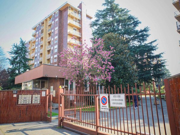 appartamento in vendita a Milano in zona Piazzale Lodi