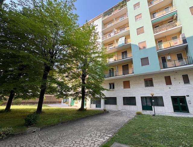 appartamento in vendita a Milano in zona Vigentino