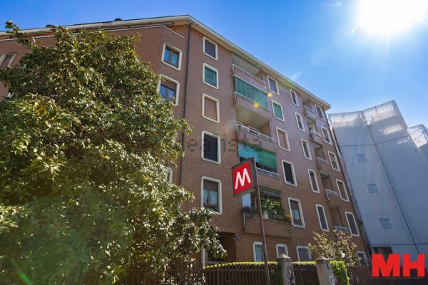 appartamento in vendita a Milano in zona Porta Genova