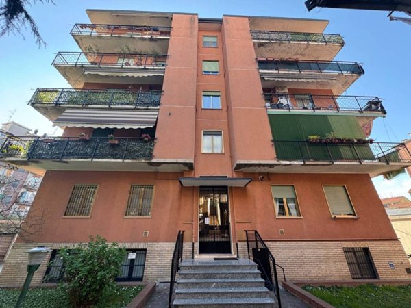 appartamento in vendita a Milano in zona Baggio