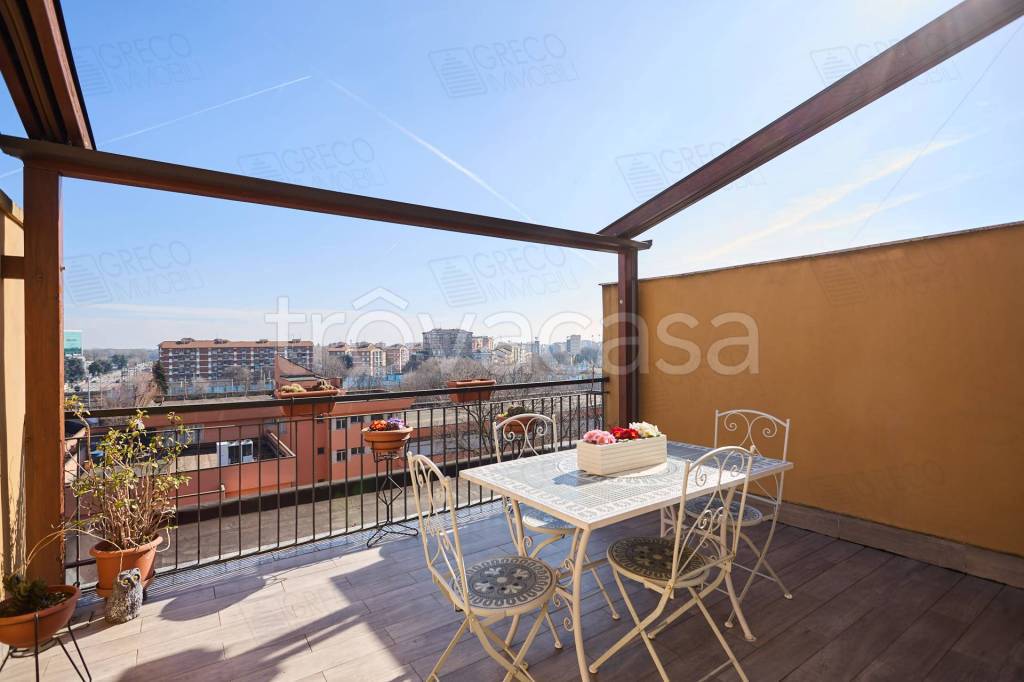 appartamento in vendita a Milano in zona Greco