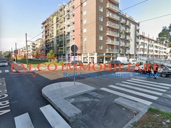 negozio in vendita a Milano in zona Famagosta