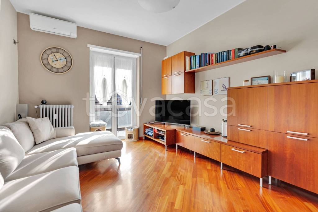 appartamento in vendita a Milano in zona Crescenzago