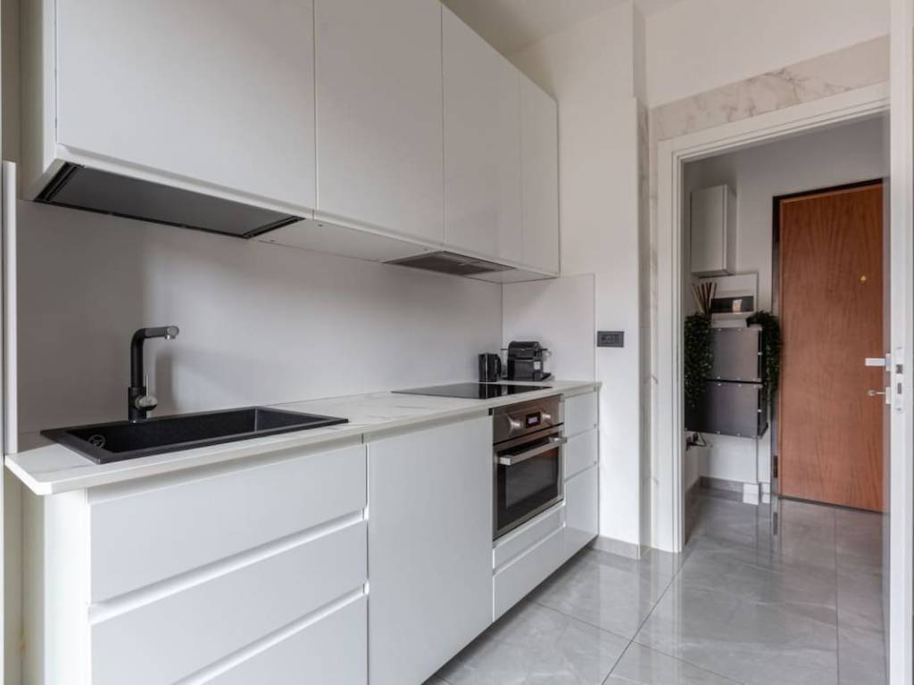 appartamento in vendita a Milano in zona Famagosta