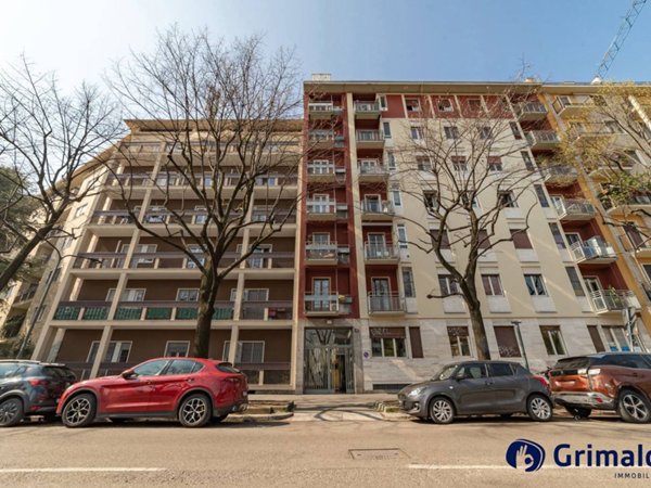 appartamento in vendita a Milano in zona Rembrandt