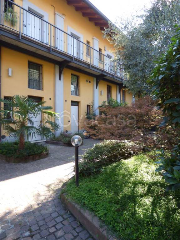 appartamento in vendita a Milano in zona Dergano