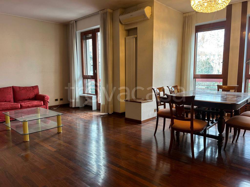 appartamento in vendita a Milano in zona Solari