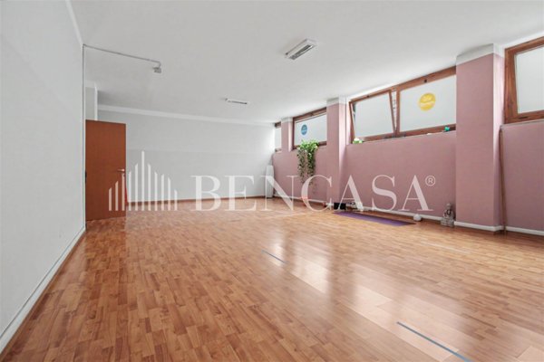 ufficio in vendita a Milano in zona Porta Venezia