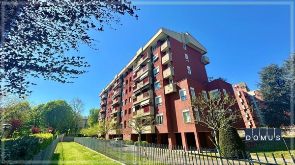appartamento in vendita a Milano in zona Trenno