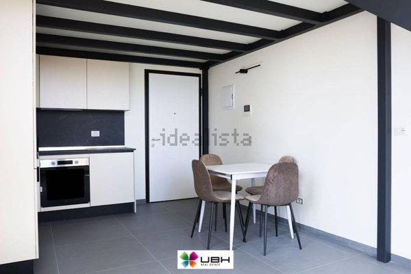 appartamento in vendita a Milano in zona Famagosta