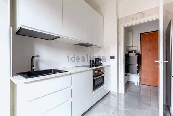 appartamento in vendita a Milano in zona Famagosta