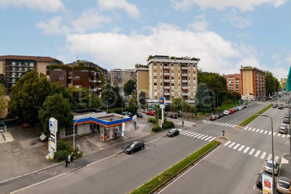 appartamento in vendita a Milano in zona Famagosta