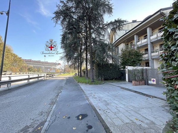 ufficio in vendita a Milano in zona San Siro