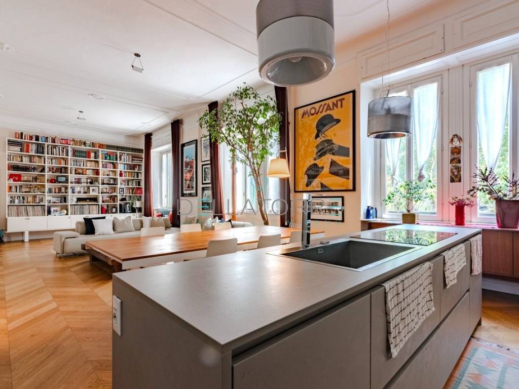 appartamento in vendita a Milano in zona Piazzale Lodi