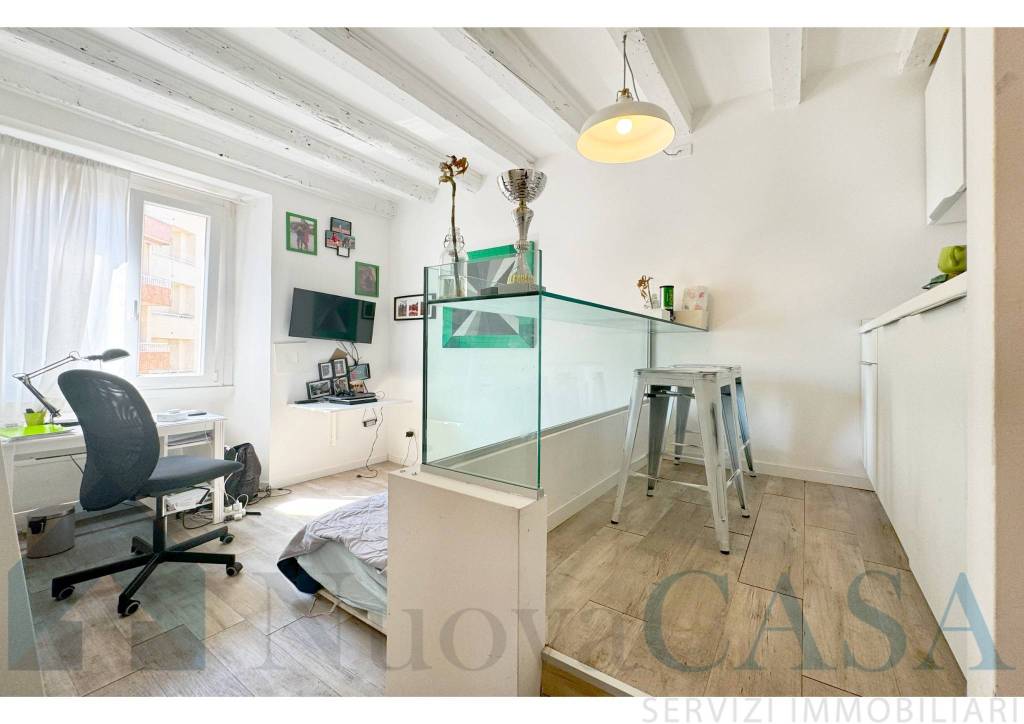 appartamento in vendita a Milano in zona Porta Genova