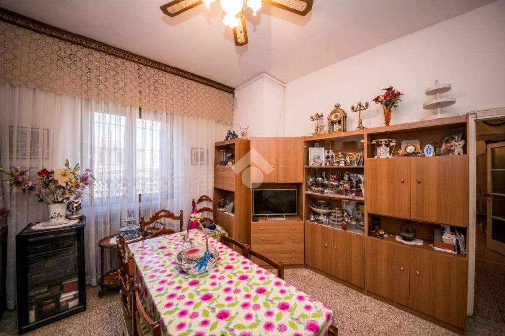 casa indipendente in vendita a Milano in zona Baggio