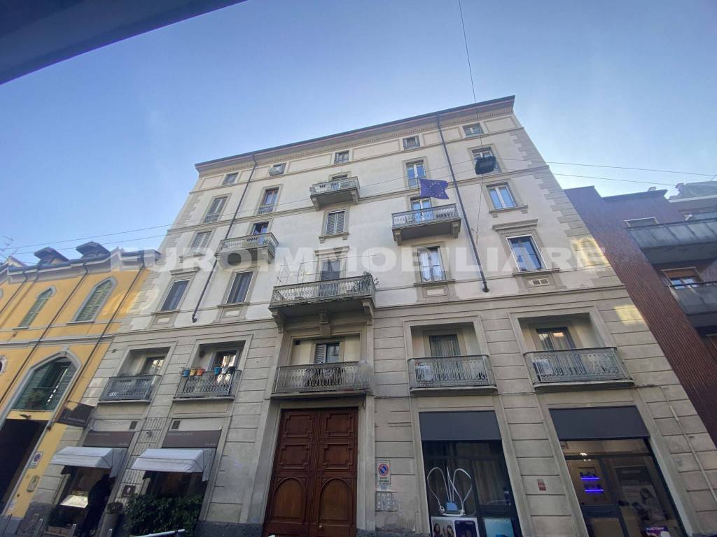 appartamento in vendita a Milano in zona Sempione