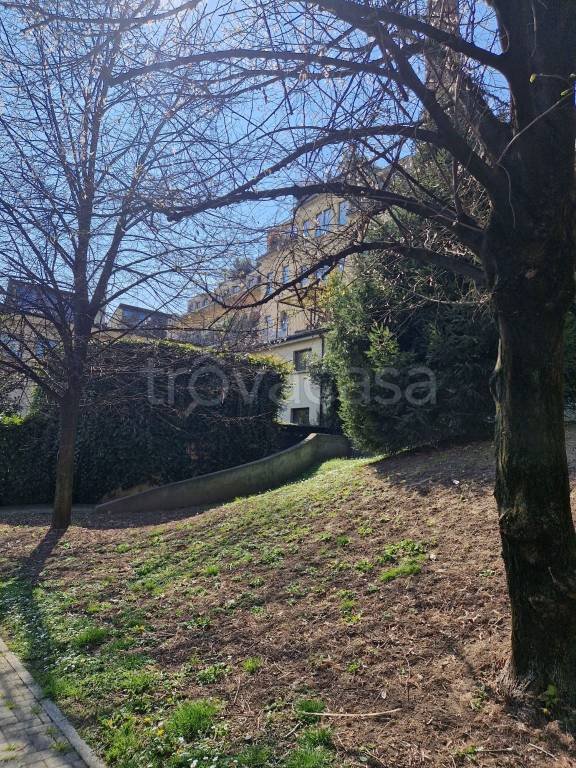 appartamento in vendita a Milano in zona Barona