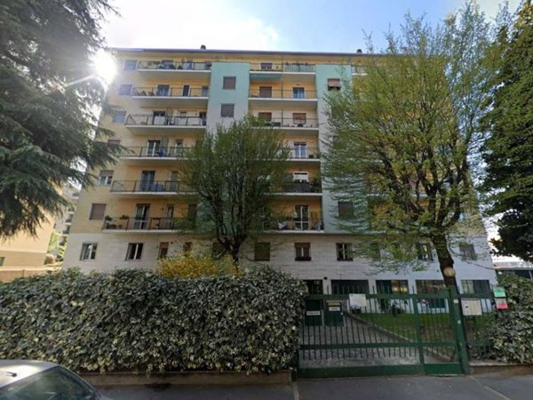 appartamento in vendita a Milano in zona Vigentino