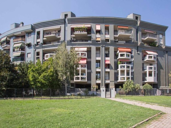 appartamento in vendita a Milano in zona Baggio