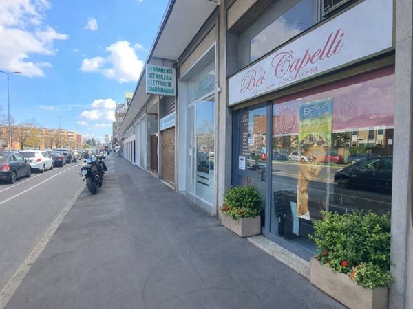 negozio in vendita a Milano in zona San Siro