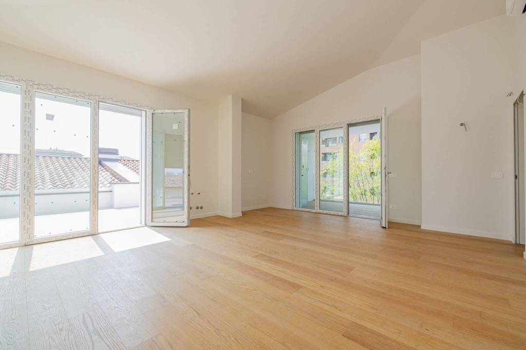 appartamento in vendita a Milano in zona Adriano