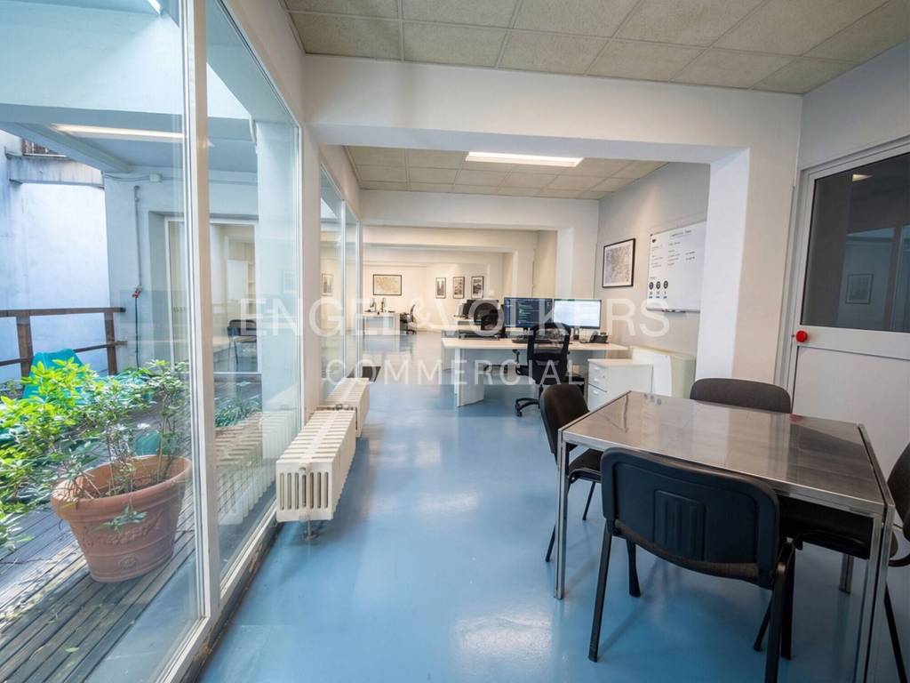 ufficio in vendita a Milano in zona Città Studi