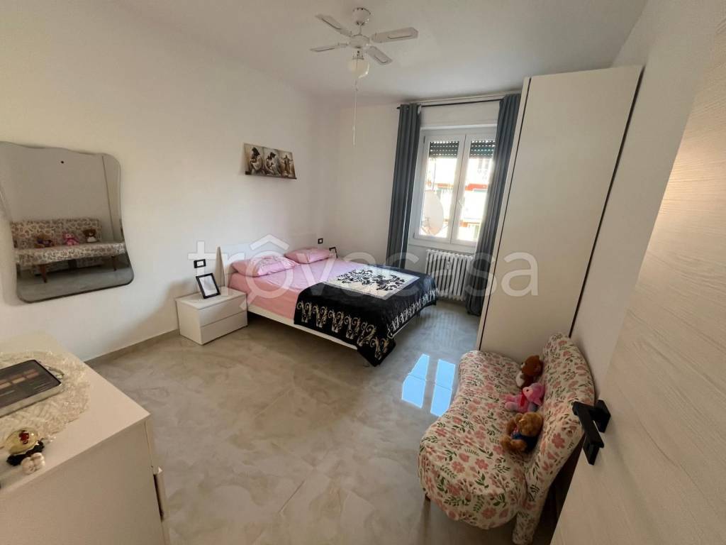 appartamento in vendita a Milano in zona Lorenteggio